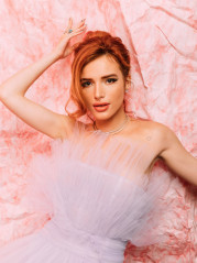Bella Thorne – Daily Front Row’s Fashion Media Awards Portraits in NYC  фото №1002580