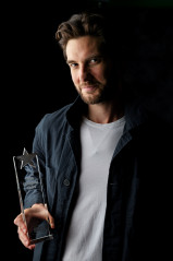 Ben Barnes- IMDB "Fan Favorite" Starmeter Award фото №1328534
