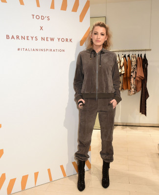 Blake Lively - Barneys New York the launch of Tods Capsule Collection 03/15/18 фото №1055944