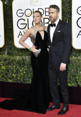 Blake Lively – 74th Annual Golden Globe Awards in Beverly Hills фото №932416