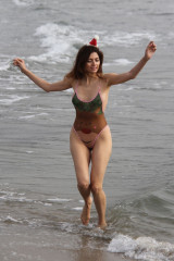 Blanca Blanco in a Swimsuit at the Beach in Malibu фото №1127622