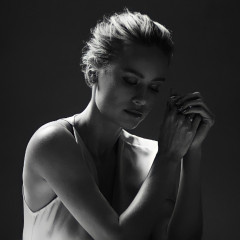 Brie Larson for Decorté // 2020 фото №1280649