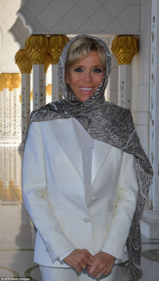 Brigitte Macron фото №1011121