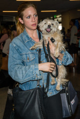 Brittany Snow – LAX Airport 4/7/2017 фото №954570