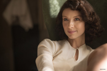 Caitriona Balfe - "Outlander" 1x01 - Sassenach Stills фото №1218010