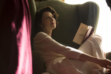 Caitriona Balfe - "Outlander" 1x01 - Sassenach Stills фото №1217998