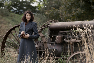 Caitriona Balfe - "Outlander" 1x01 - Sassenach Stills фото №1218018