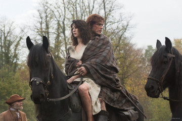 Caitriona Balfe - "Outlander" 1x02 - Castle Leoch Stills фото №1218398