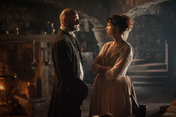 Caitriona Balfe - "Outlander" 1x03 - The Way Out Stills фото №1218415