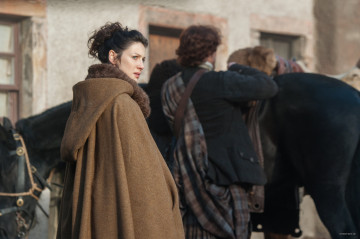 Caitriona Balfe - "Outlander" 1x03 - The Way Out Stills фото №1218423