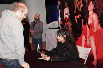 Camila Cabello - 'Romance' Signing Session in New York 12/12/2019 фото №1239376