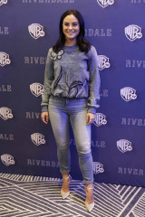 Camila Mendes – “Riverdale” TV Series Photocall in Mexico City  фото №953970