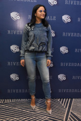Camila Mendes – “Riverdale” TV Series Photocall in Mexico City  фото №953971