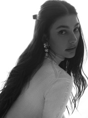 Camila Morrone ~ Chanel Pre Collection FW 2024.25 by Karim Sadli фото №1410529