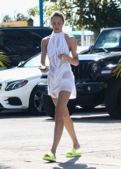 Candice Swanepoel - Miami Beach 12/12/2021 фото №1332254
