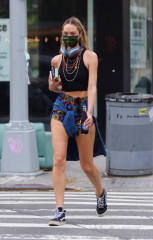 Candice Swanepoel - New York | June 07, 2021 фото №1300593