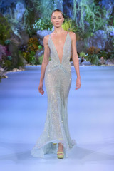 Candice Swanepoel – Celia Kritharioti Couture SS 2024 Paris Fashion Week фото №1386769