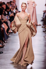 Candice Swanepoel – Walks at Elie Saab S/S 2025 Fashion Show PFW фото №1411534