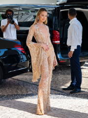 Candice Swanepoel - Arrives at the Cannes Film Festival | July 6, 2021 фото №1301478