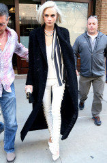 Cara Delevingne is Stylish – Arrives Back at Her Tribeca Hotel  фото №951720