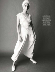 Cara Delevingne – Vogue UK June 2018 фото №1070505