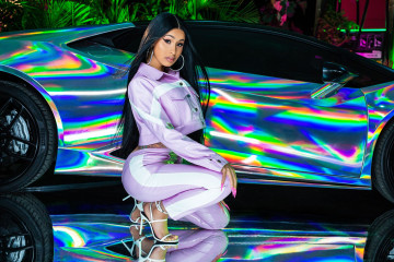 Cardi B фото