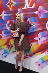 Carly Rae Jepsen – Louis Vuitton Flagship Store Re-Opening in Sydney фото №1235360