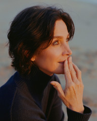 Carrie-Anne Moss by Ryan Pfluger for NY Times (Dec 2021) фото №1330608