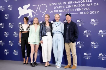 Cate Blanchett - 'Tar' Photocall in Venice 09/02/2022 фото №1350332