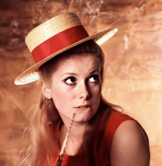 Catherine Deneuve фото №1364278