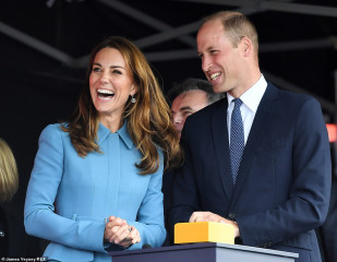 Catherine, Duchess of Cambridge фото №1221795