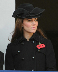 Catherine, Duchess of Cambridge фото №436785