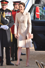 Catherine, Duchess of Cambridge фото №1184011