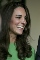 Catherine, Duchess of Cambridge фото №420864