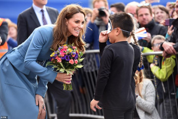 Catherine, Duchess of Cambridge фото №1221786