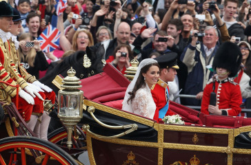 Catherine, Duchess of Cambridge фото №390748