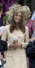Catherine, Duchess of Cambridge фото №411781