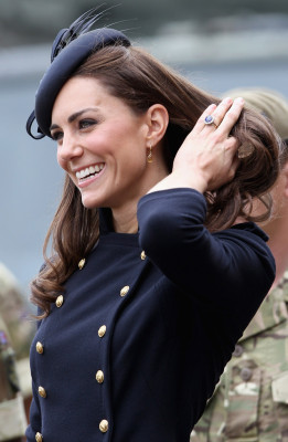 Catherine, Duchess of Cambridge фото №404349