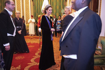 Catherine, Duchess of Cambridge фото №1238792