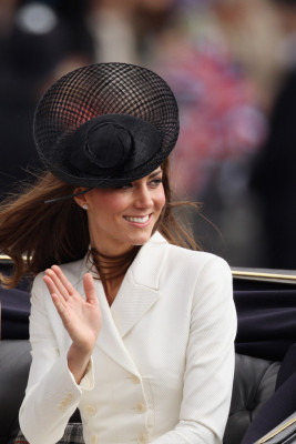 Catherine, Duchess of Cambridge фото №404277