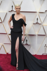 Charlize Theron - 92nd Annual Academy Awards in Los Angeles / 09.02.2020 фото №1271020