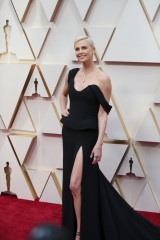 Charlize Theron - 92nd Annual Academy Awards in Los Angeles / 09.02.2020 фото №1271022