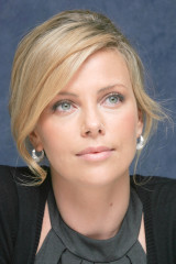 Charlize Theron фото