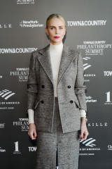 Charlize Theron at Town &amp; Country Philanthropy Summit in NY 11/02/23 фото №1380321