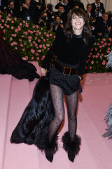 Charlotte Gainsbourg Met Gala in New York фото №1169665