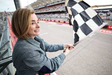 Chloe Moretz at F1 Academy Series in Austin at Circuit of The Americas 10/21/23 фото №1379599