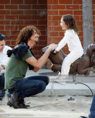 Chris Cornell - Coldwater Canyon Park in Beverly Hills 02/19/2009 фото №1197413