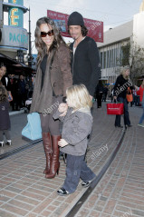 Chris Cornell - Santa's Grotto at The Grove in Los Angeles 12/23/2008 фото №1196245