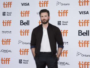 Chris Evans - 'Knives Out Premiere' at TIFF 09/07/2019 фото №1218069