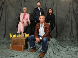 Chris Evans - 'Knives Out' Facebook Photocall 11/15/2019 фото №1232739